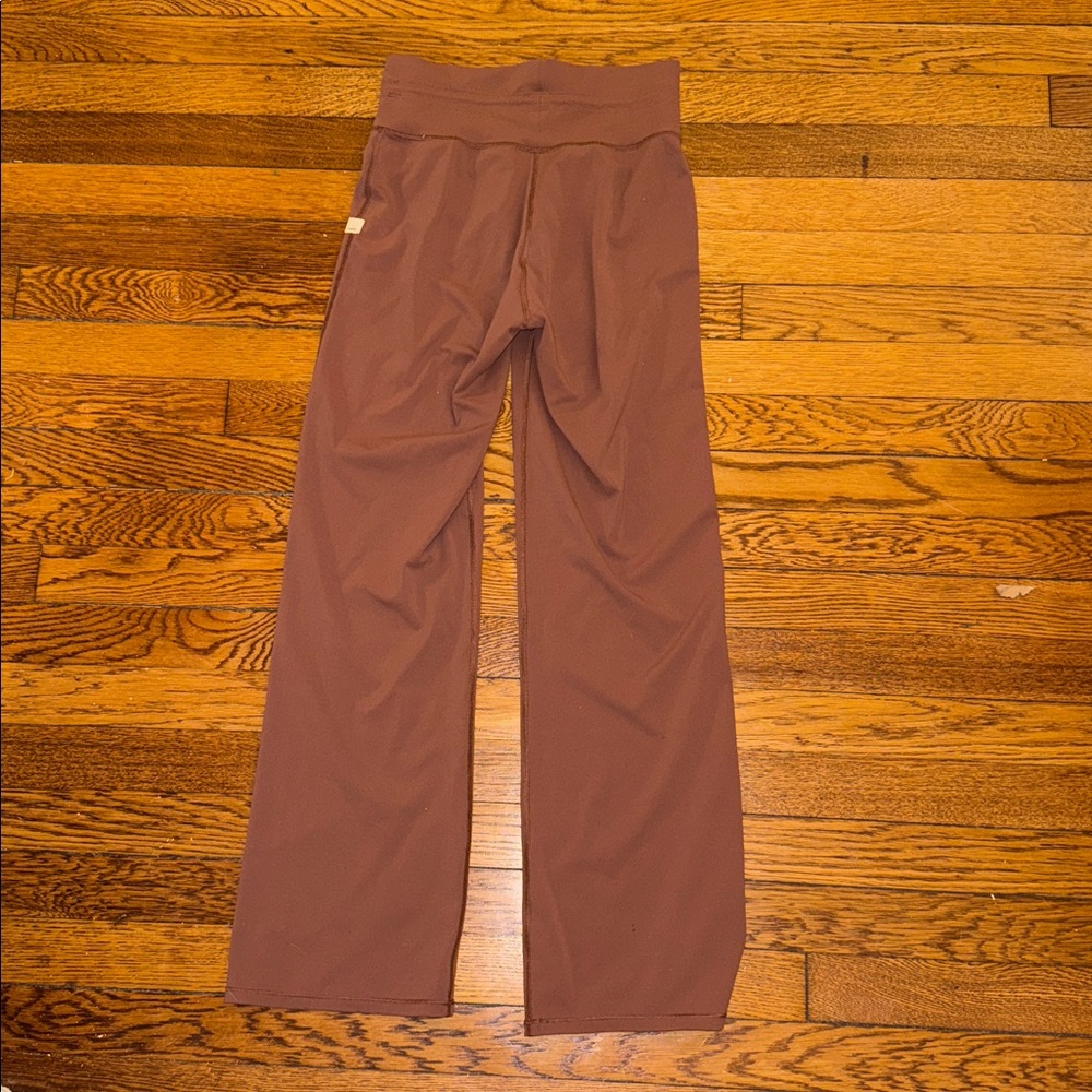 Vuori Daily Wide Leg Pants - Picture 4 of 4